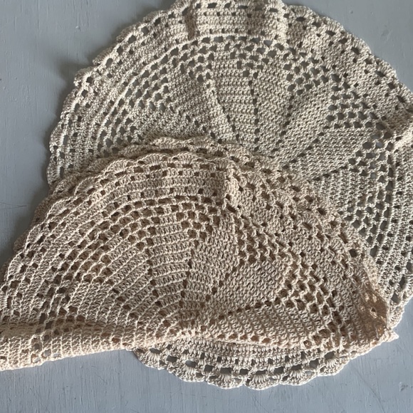 Artisan lace doily’s - Picture 2 of 5